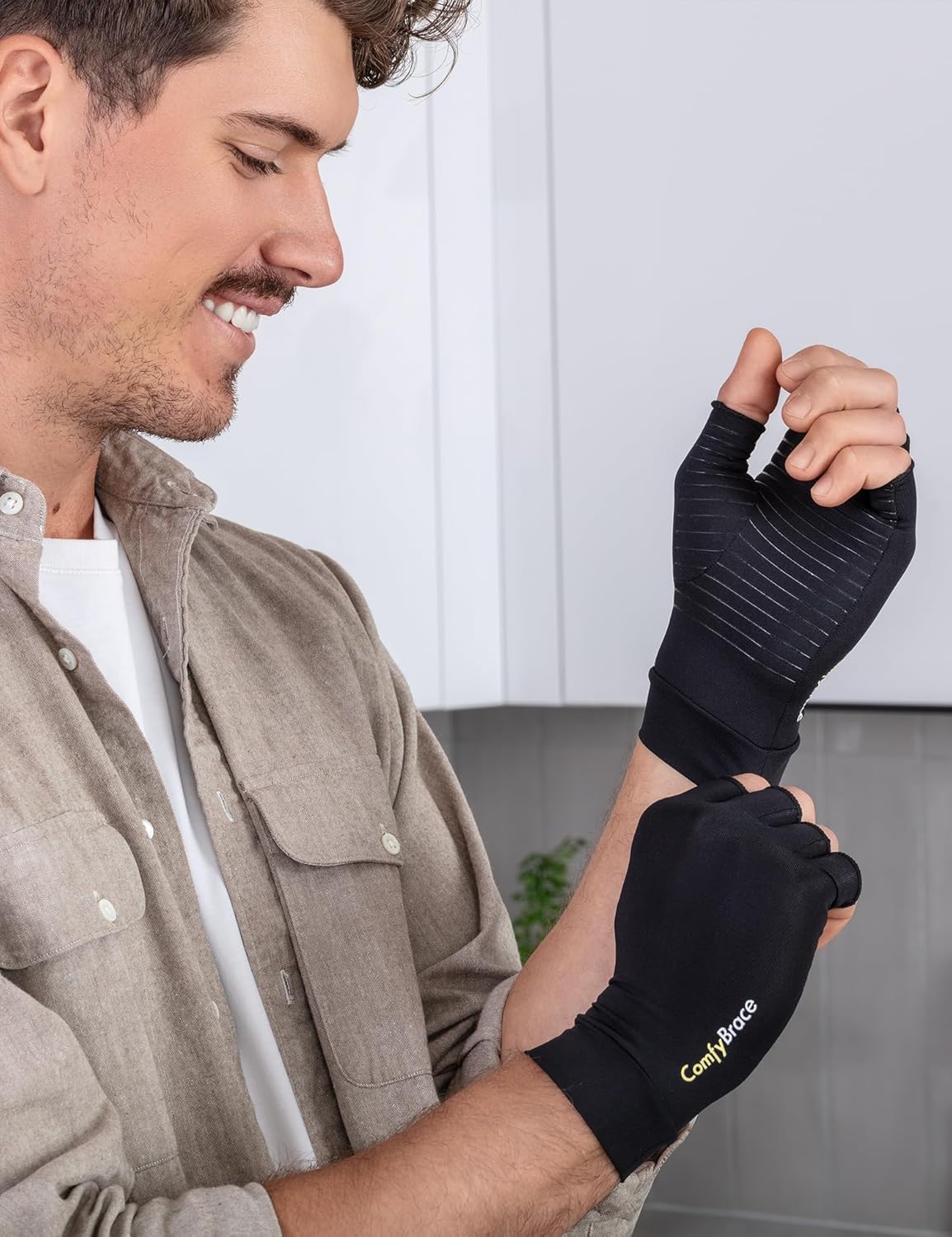 ComfyBrace Copper Infused Compression Arthritis Gloves for Hand & Finger Relief from pain/swelling caused by Rheumatoid Arthritis, Carpal Tunnel, Tendonitis and Poor Circulation, Fits Men & Women - Image 4